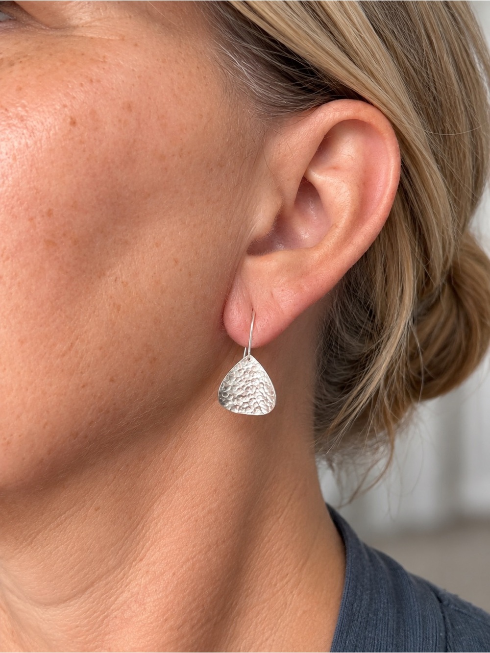 NWT Artisan 925 Sterling Silver Hammered Teardrop Dangle Textured Earrings NEW